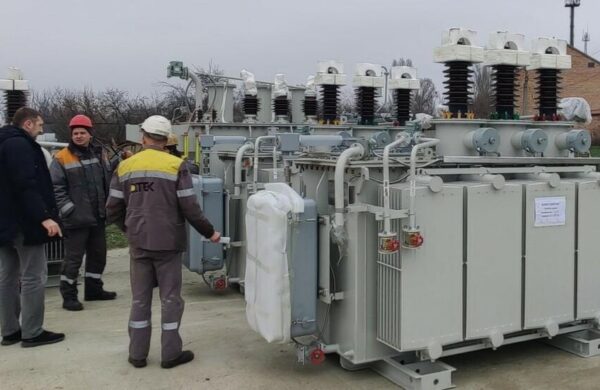 Більше світла для Дніпропетровщини: енергетики отримали нове обладнання для відновлення підстанцій